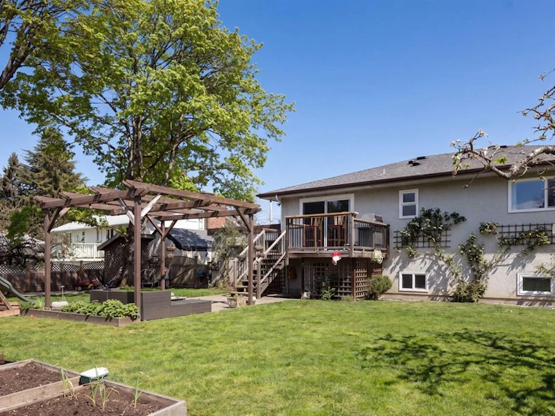 1233 Roy Road, Saanich BC V8Z 2X8