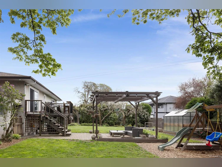 1233 Roy Road, Saanich, BC, V8Z 2X8 - 40