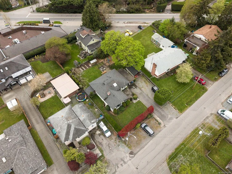 1233 Roy Road, Saanich, BC, V8Z 2X8 - 32
