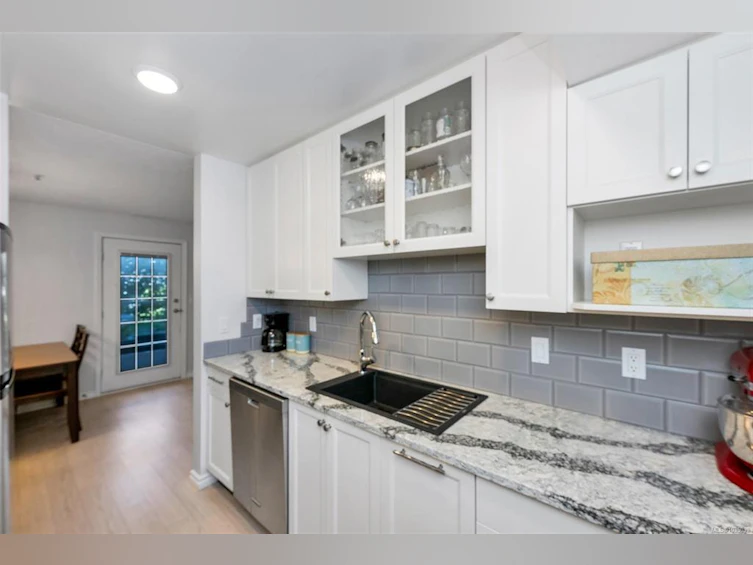 205-3160 Albina Street, Saanich, BC, V9A 1Z5 - 8
