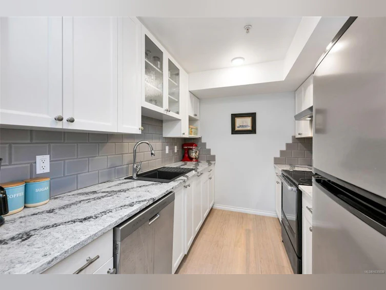 205-3160 Albina Street, Saanich, BC, V9A 1Z5 - 7