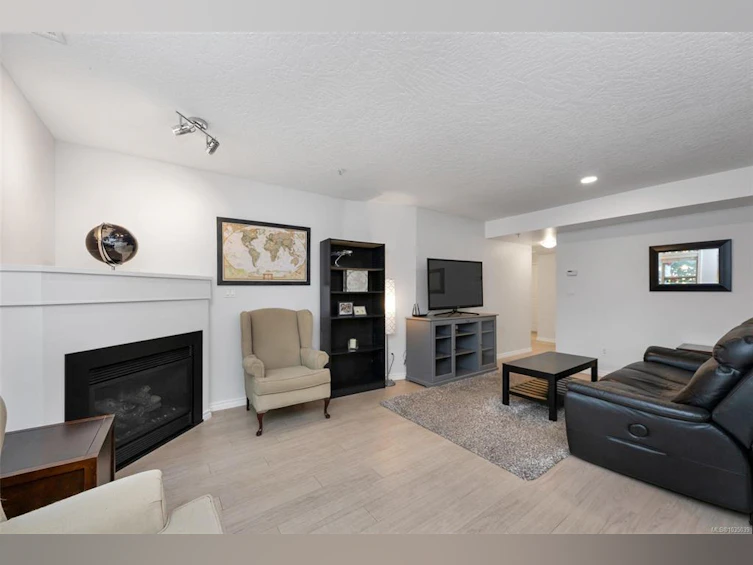205-3160 Albina Street, Saanich, BC, V9A 1Z5 - 17