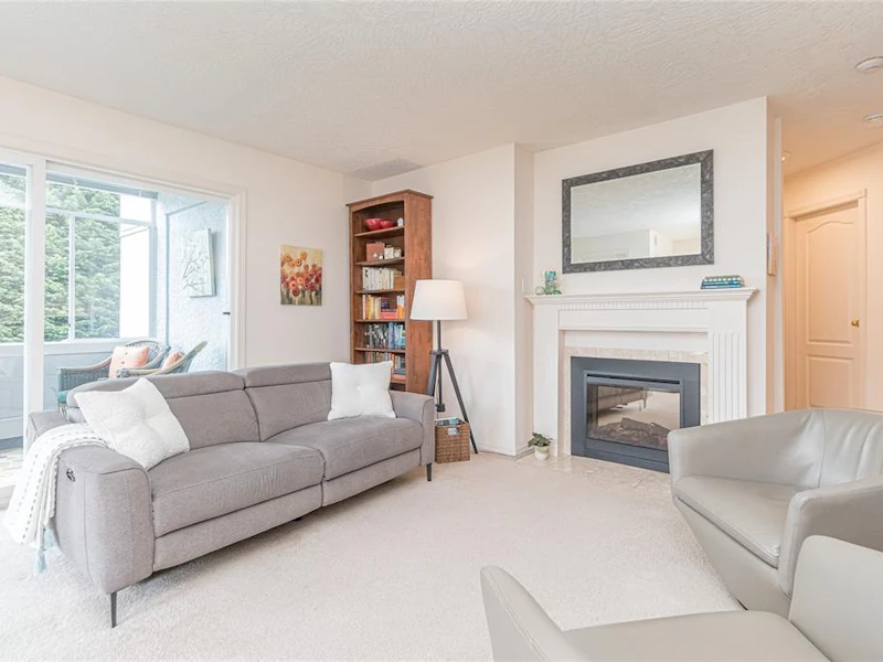 208 - 3931 Shelbourne Street, Saanich BC V8P 4H9