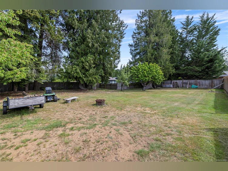 1307 Woodland Drive, French Creek, BC, V9P 1Z2 - 6