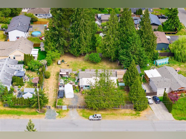 1307 Woodland Drive, French Creek, BC, V9P 1Z2 - 13