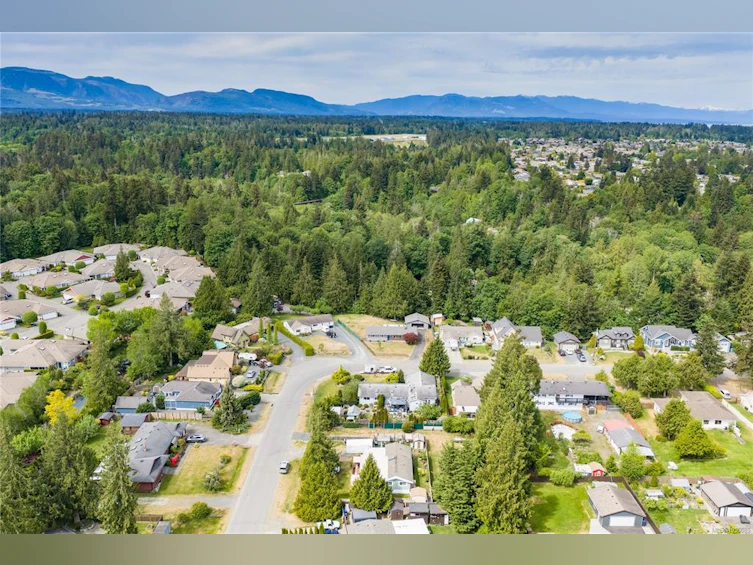 1307 Woodland Drive, French Creek, BC, V9P 1Z2 - 14