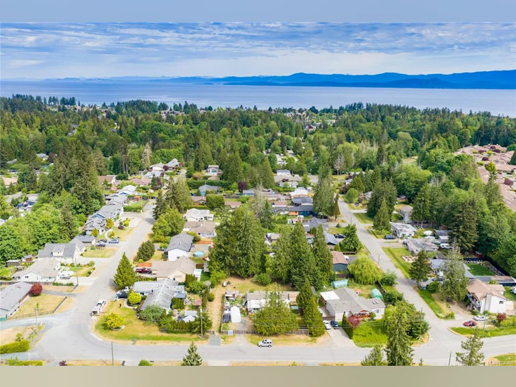 1307 Woodland Drive, French Creek, BC, V9P 1Z2 - 17