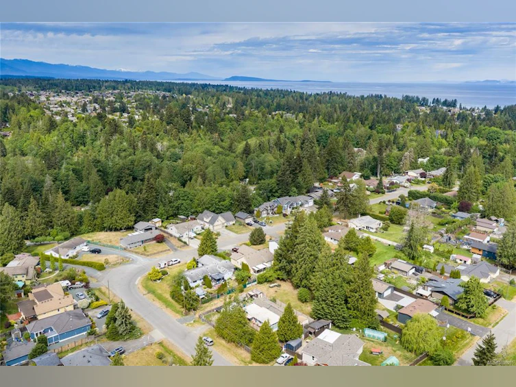 1307 Woodland Drive, French Creek, BC, V9P 1Z2 - 15