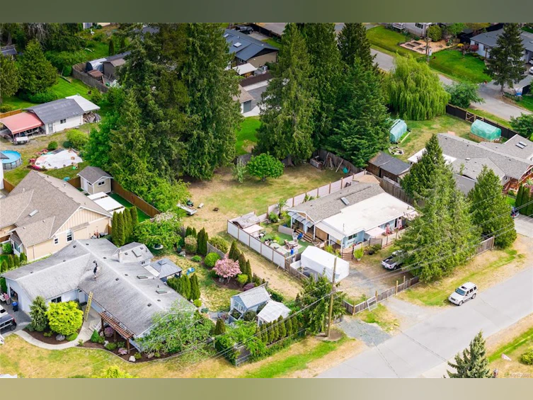1307 Woodland Drive, French Creek, BC, V9P 1Z2 - 12