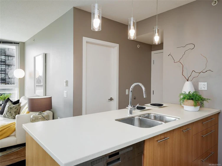 708-834 Johnson Street, Victoria, BC, V8W 1N3 - 7