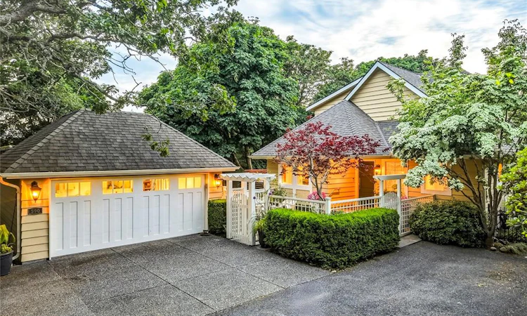 590 Island Road