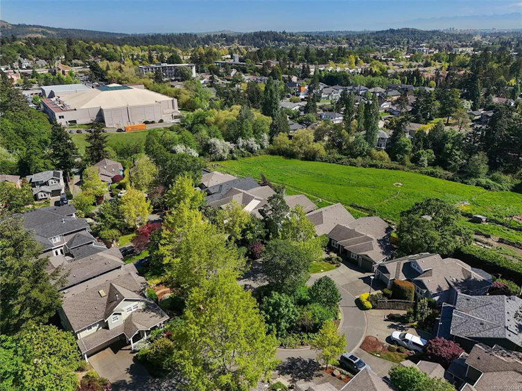 523 Caselton Place, Saanich, BC, V8Z 7Y5 - 65