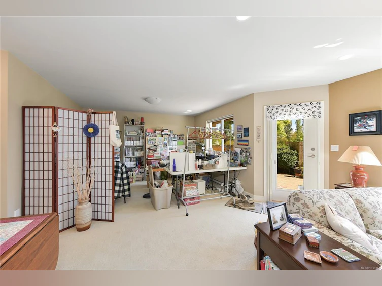 523 Caselton Place, Saanich, BC, V8Z 7Y5 - 35