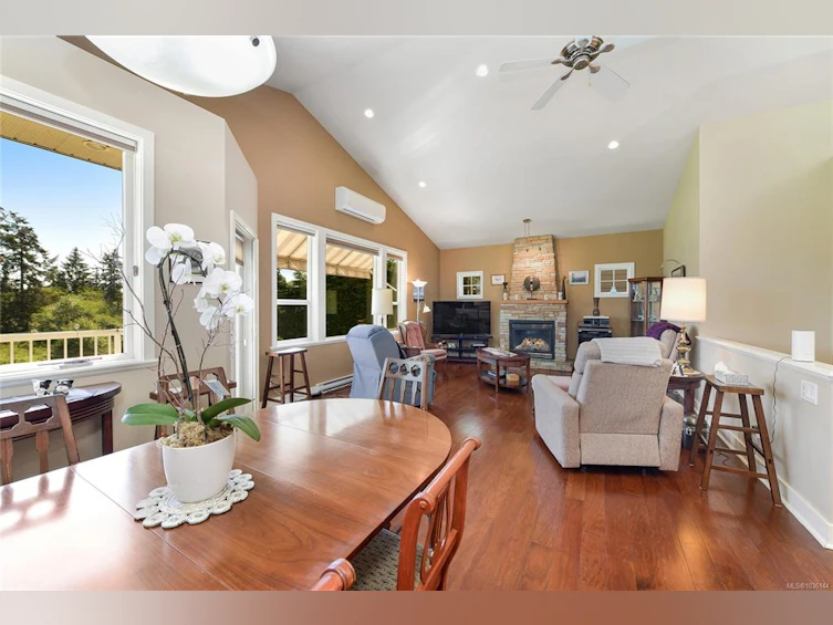 523 Caselton Place, Saanich, BC, V8Z 7Y5 - 2