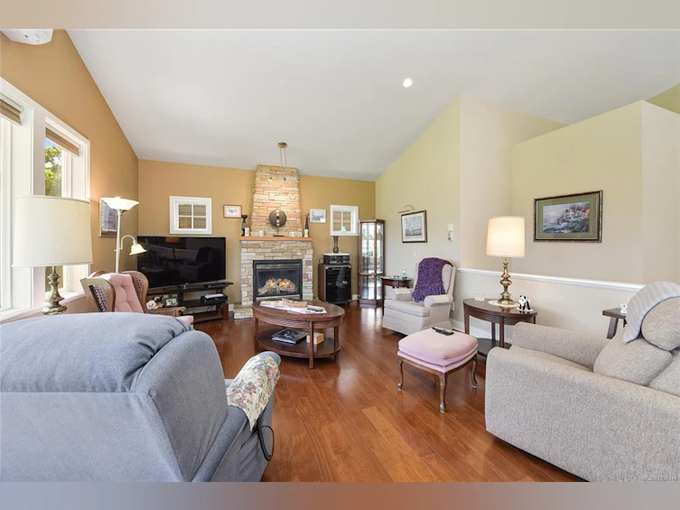 523 Caselton Place, Saanich, BC, V8Z 7Y5 - 5