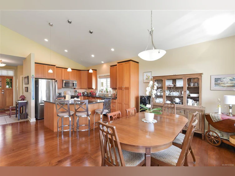 523 Caselton Place, Saanich, BC, V8Z 7Y5 - 9