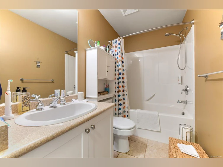 523 Caselton Place, Saanich, BC, V8Z 7Y5 - 37