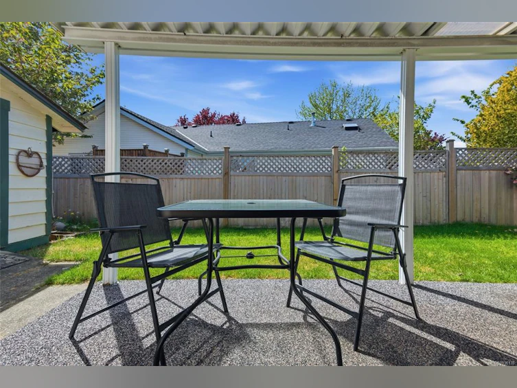 704 Ermineskin Avenue, Parksville, BC, V9P 2L4 - 25