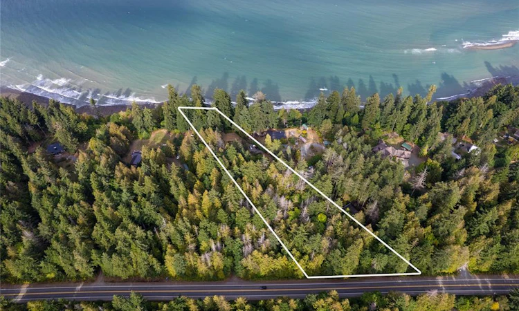 5171 W Island Highway