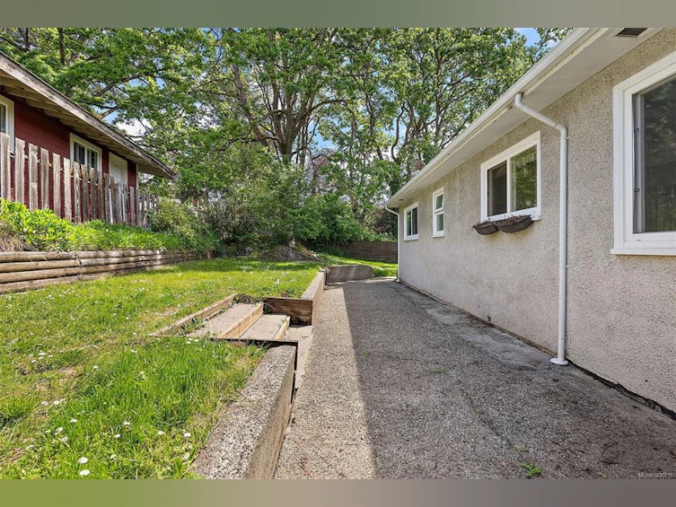 1290 Derby Road, Saanich, BC, V8P 1S8 - 10
