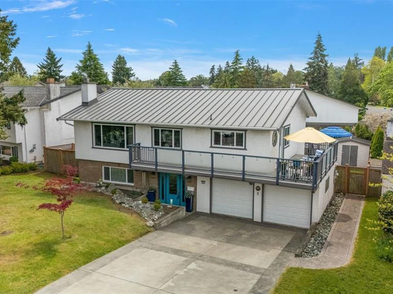 1645 San Juan Avenue, Saanich BC V8N 5G2