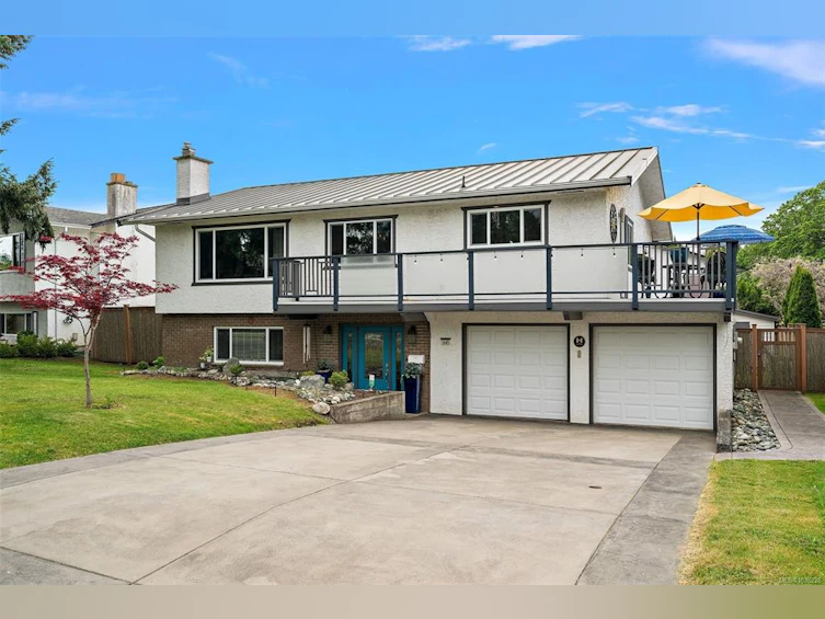 1645 San Juan Avenue, Saanich, BC, V8N 5G2 - 31