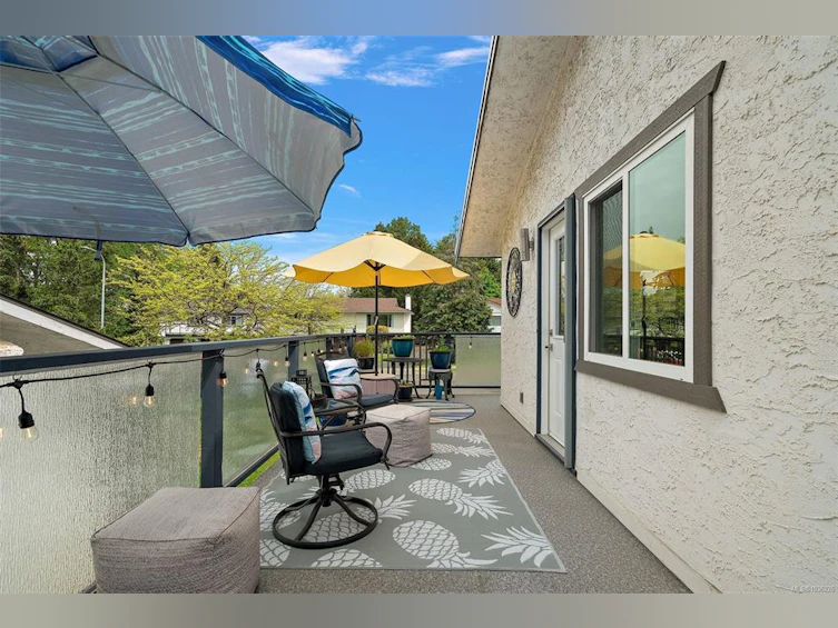 1645 San Juan Avenue, Saanich, BC, V8N 5G2 - 16
