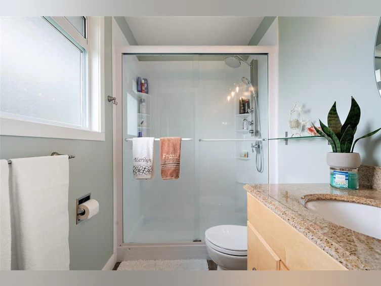 1645 San Juan Avenue, Saanich, BC, V8N 5G2 - 12