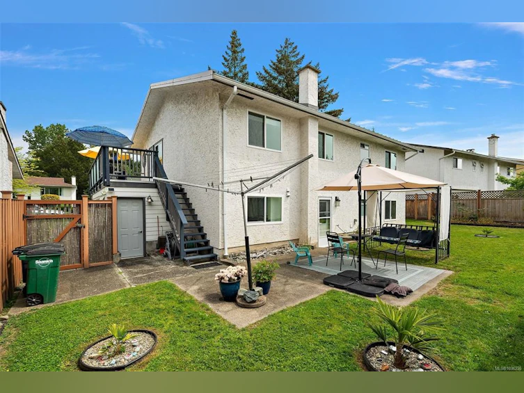 1645 San Juan Avenue, Saanich, BC, V8N 5G2 - 21