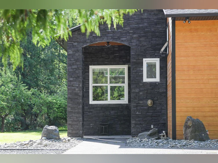 3550 Cumberland Road, Cumberland, BC, V0R 1S0 - 2