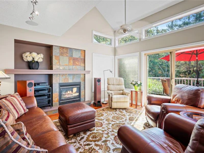 687 Kingsview Ridge - 3