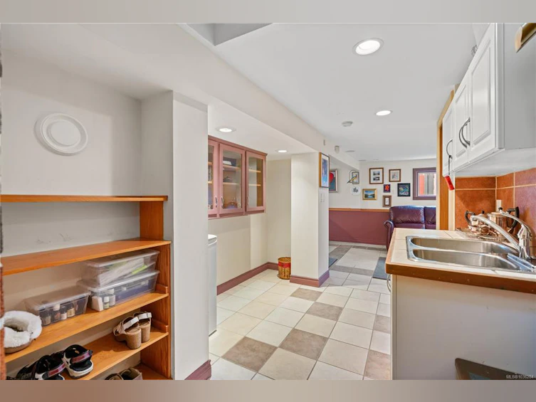 4029 Carey Road, Saanich, BC, V8Z 4E7 - 25