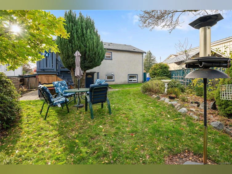 4029 Carey Road, Saanich, BC, V8Z 4E7 - 43