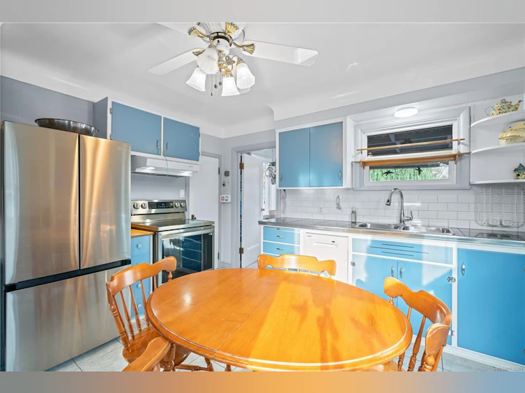 4029 Carey Road, Saanich, BC, V8Z 4E7 - 12