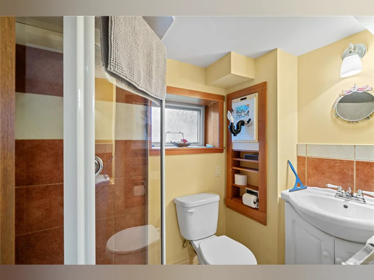 4029 Carey Road, Saanich, BC, V8Z 4E7 - 34
