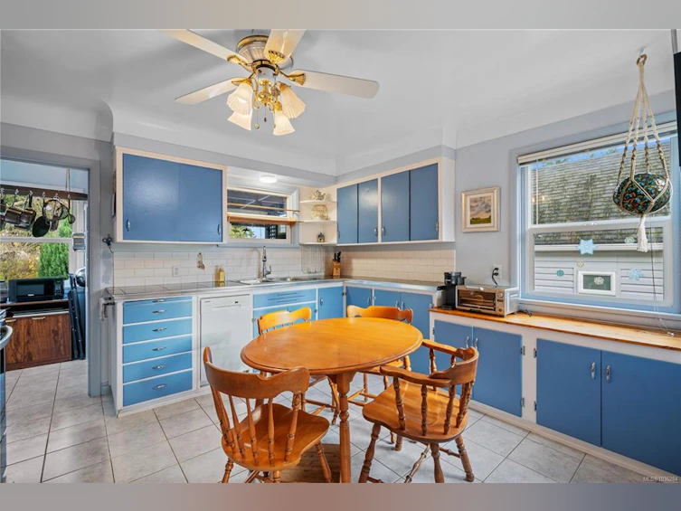 4029 Carey Road, Saanich, BC, V8Z 4E7 - 13
