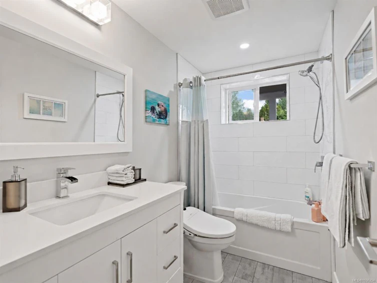 8750 Pender Park Drive, North Saanich, BC, V8L 3Z5 - 28