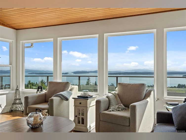8750 Pender Park Drive, North Saanich, BC, V8L 3Z5 - 8
