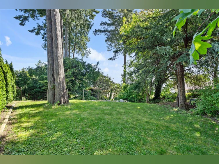 8750 Pender Park Drive, North Saanich, BC, V8L 3Z5 - 35