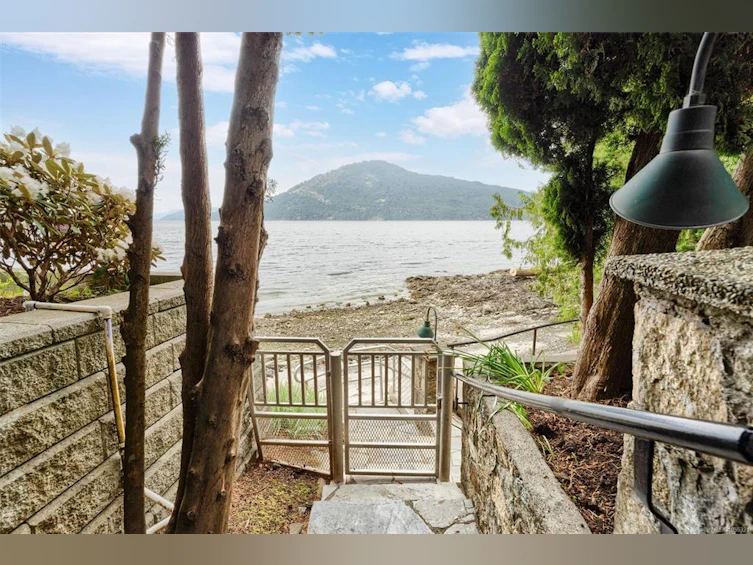 960 Lands End End, North Saanich, BC, V8L 5L3 - 17