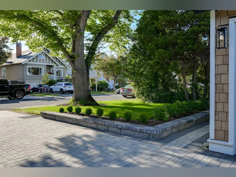 587 Oliver Street, Oak Bay, BC, V8S 4W2 - 61
