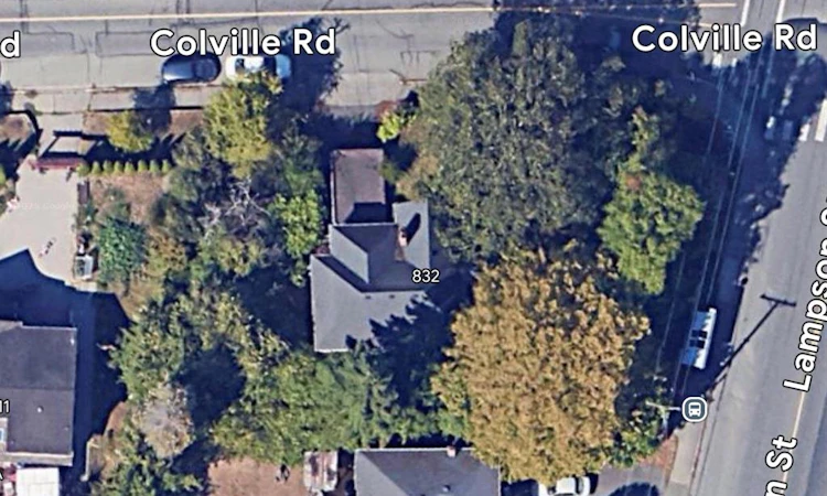 832 Lampson Street