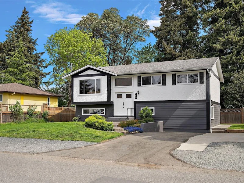 550 Ledsham Road, Colwood BC V9C 1J8
