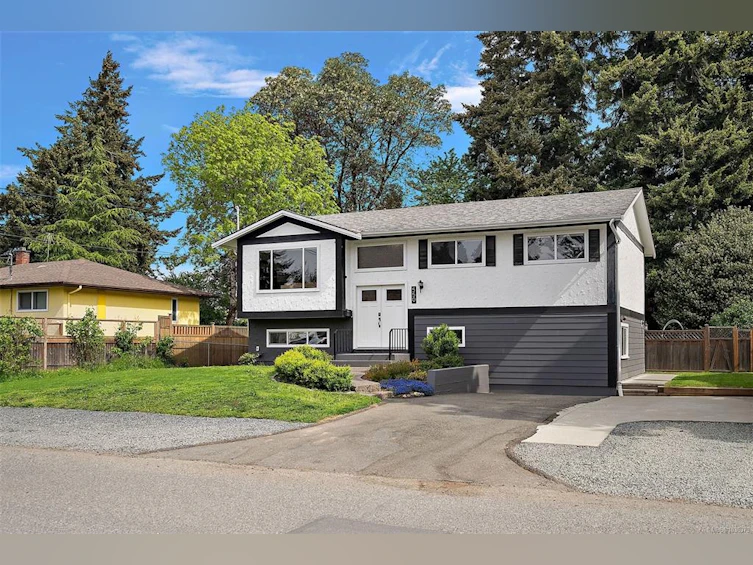 550 Ledsham Road, Colwood, BC, V9C 1J8