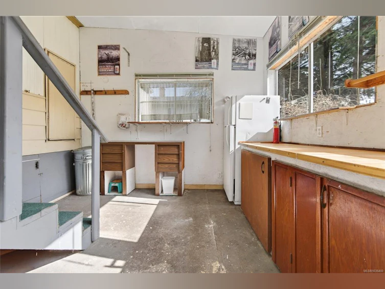 2619 Ulverston Avenue, Cumberland, BC, V0R 1S0 - 20