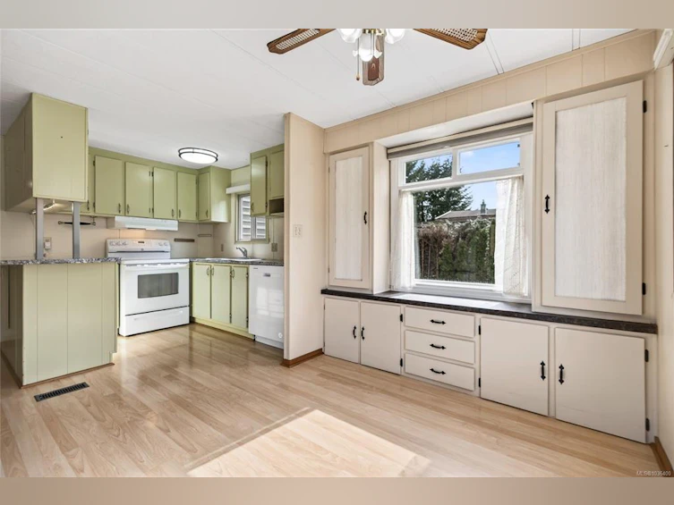 2619 Ulverston Avenue, Cumberland, BC, V0R 1S0 - 9