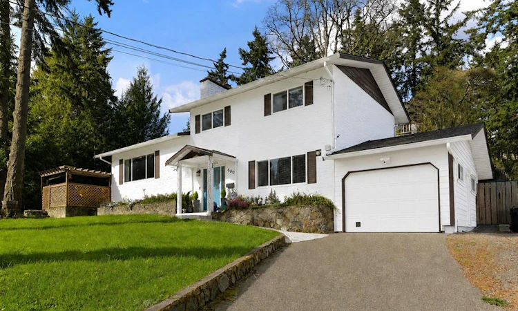 600 Phelps Avenue