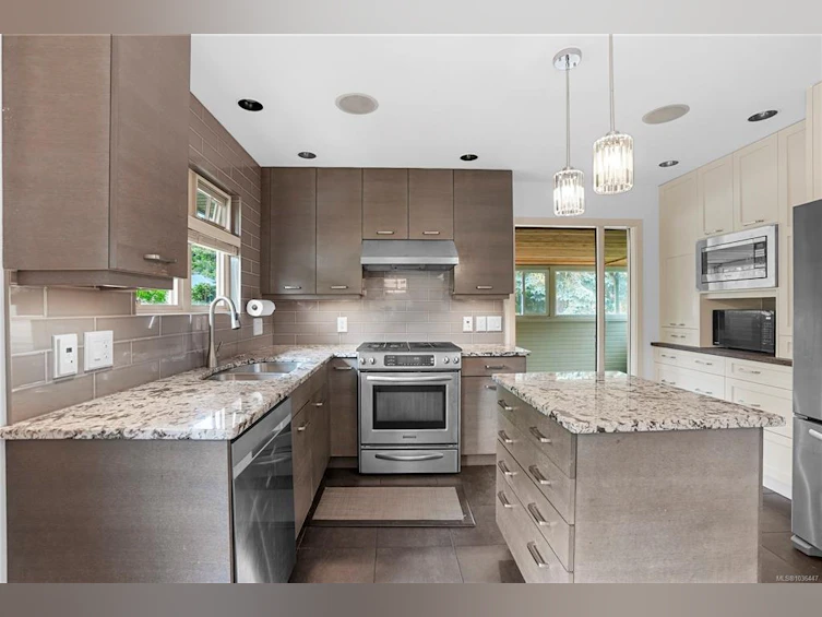 2112 Pentland Road, Oak Bay, BC, V8S 2W4 - 8