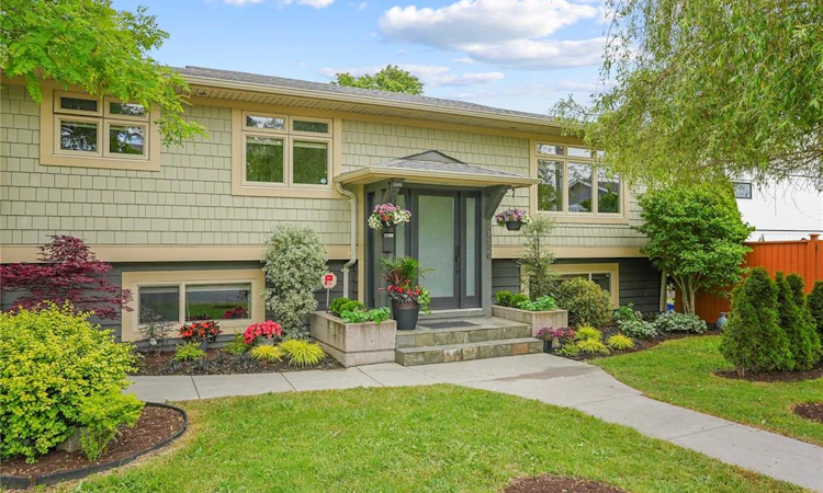 2112 Pentland Road