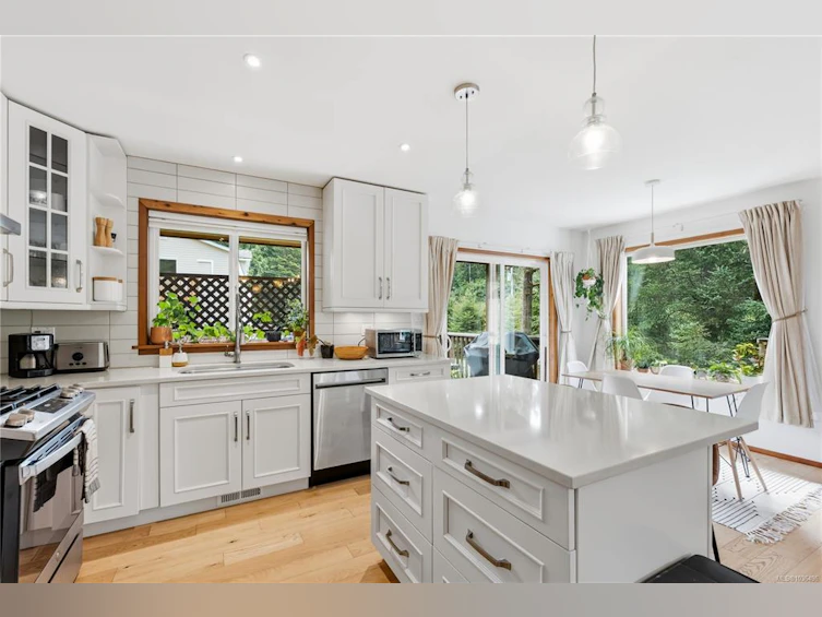 75 Sutton Road, Ucluelet, BC, V0R 3A0 - 15